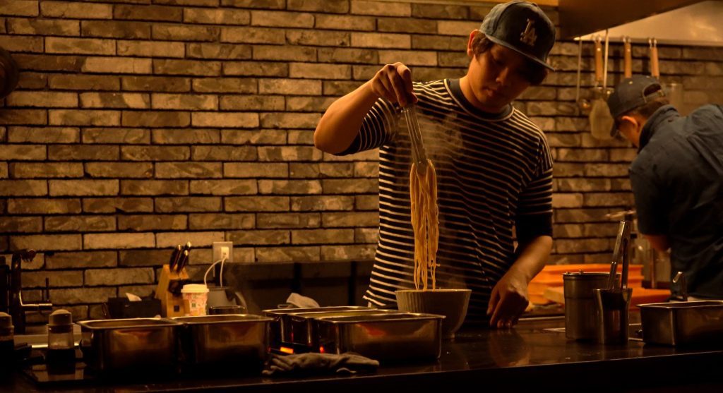 Preparando ramen